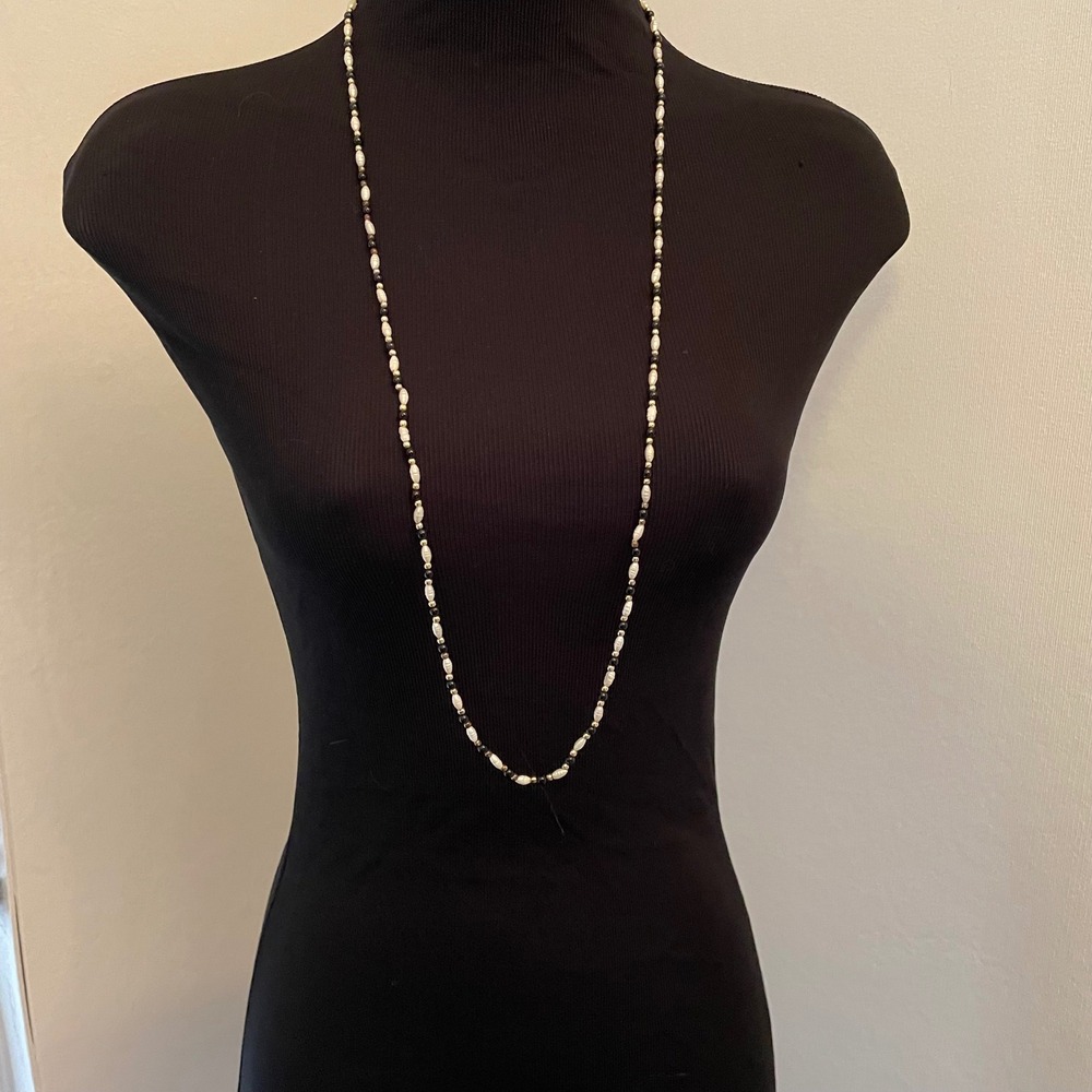 Vintage Long Beaded Opera Necklace White Rice Pearl Black Onyx Gold Tone 33 Inch
